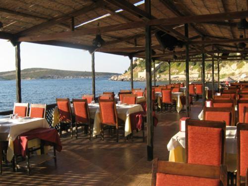 Number One Apart Hotel Karaburun  Extérieur photo
